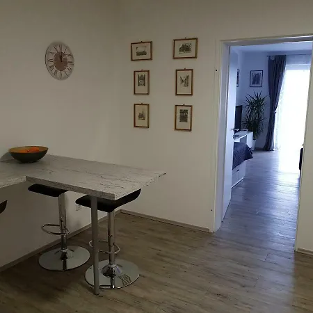 Ferienwohnung * פינסדורף